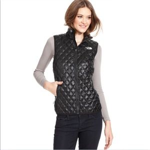 ✨North Face Black Thermoball Quilted Puffer Vest✨
